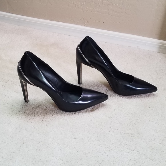 DOLCE VITA black accent pointed toe pumps NEW - Picture 3 of 8